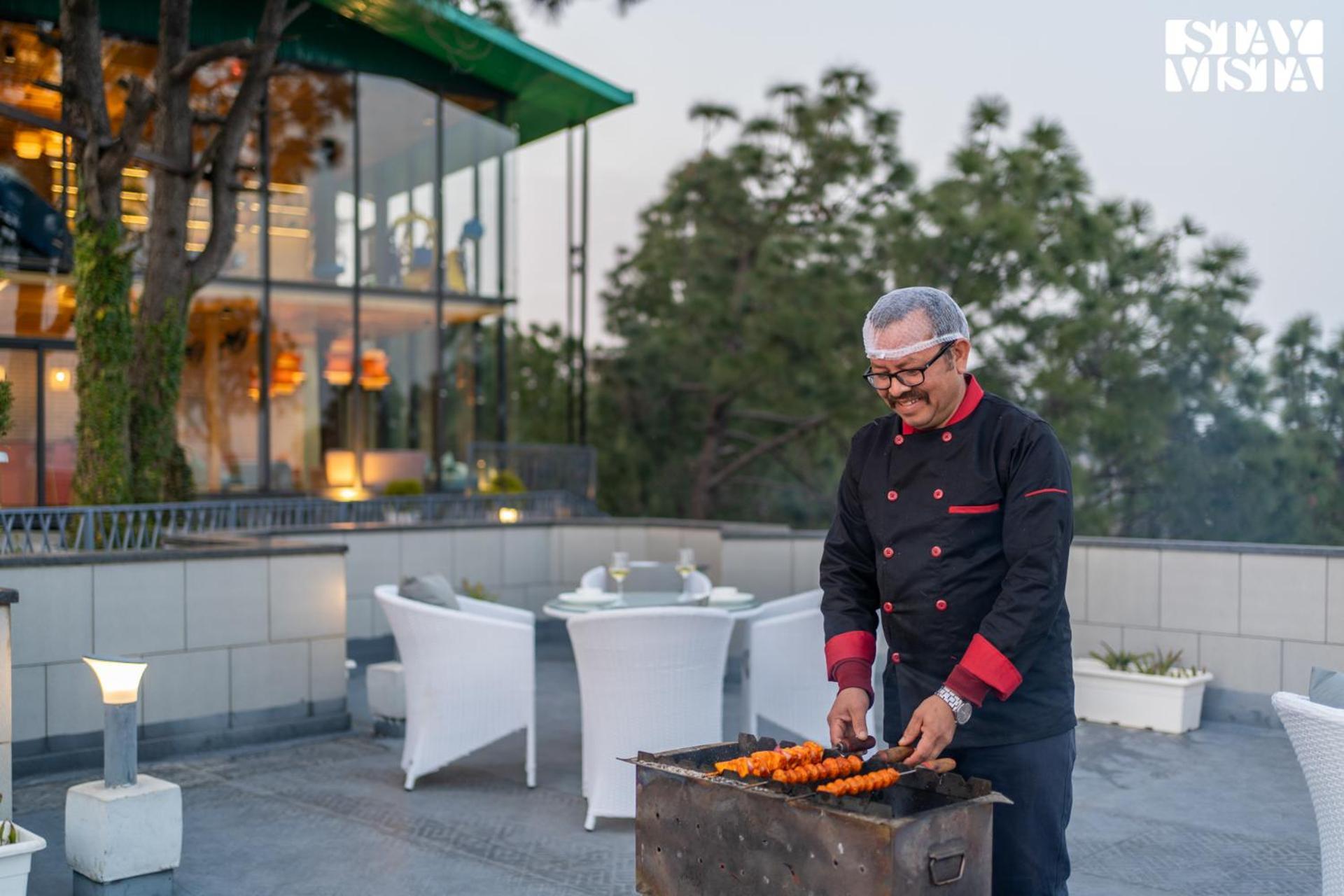 Stayvista At Serene With Outdoor Bonfire Barog Exterior foto